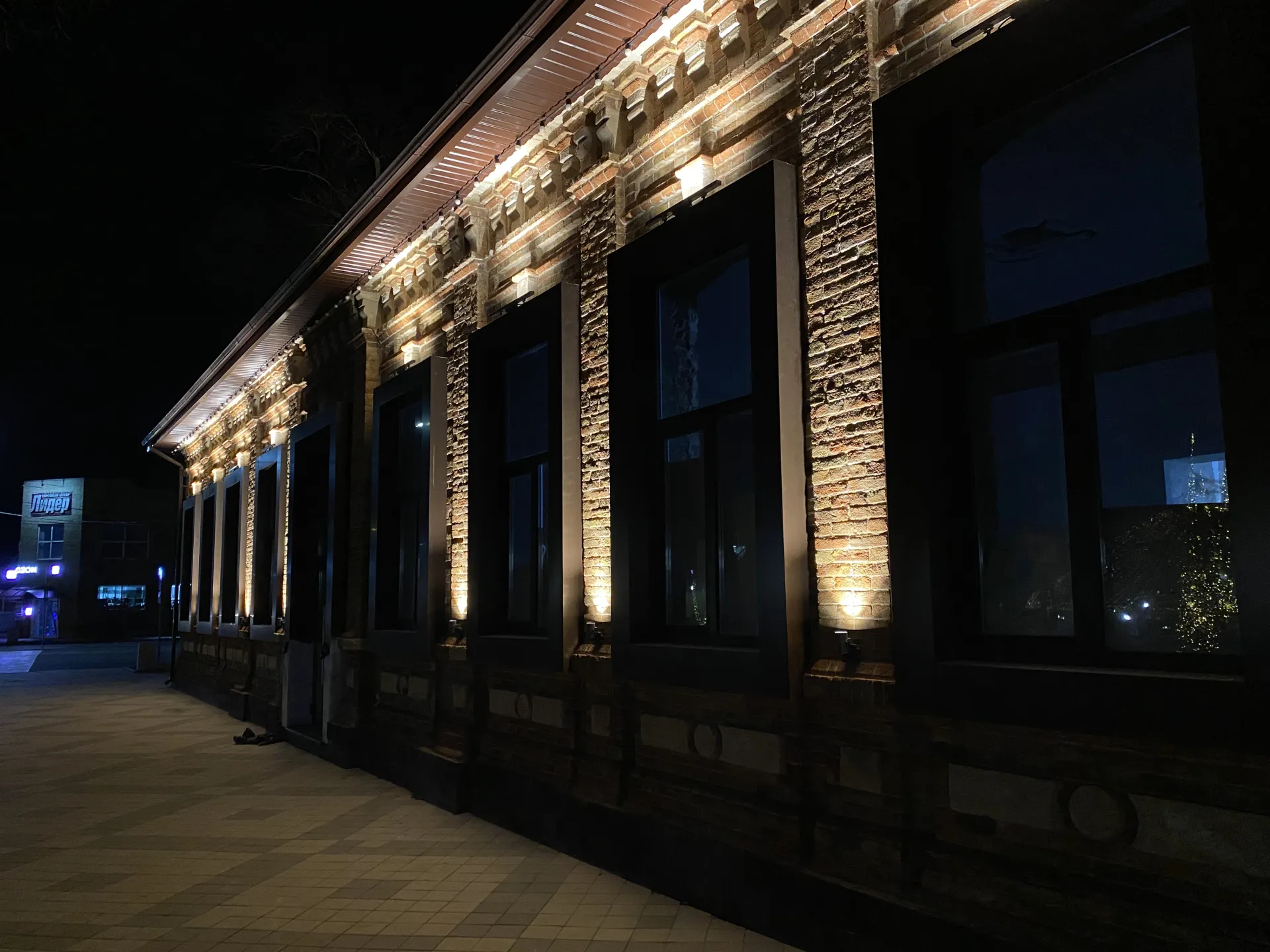 Монтаж электрики и систем безопасности в пекарне Галерея Вкуса - Приморско-Ахтарск